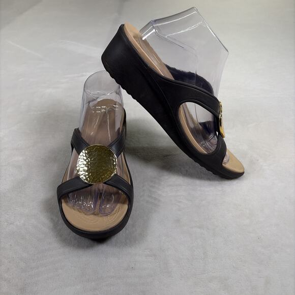 Crocs Womens Size 10 Sanrah Hammered Gold Circle Medallion Brown Sandal Slides - Picture 1 of 15